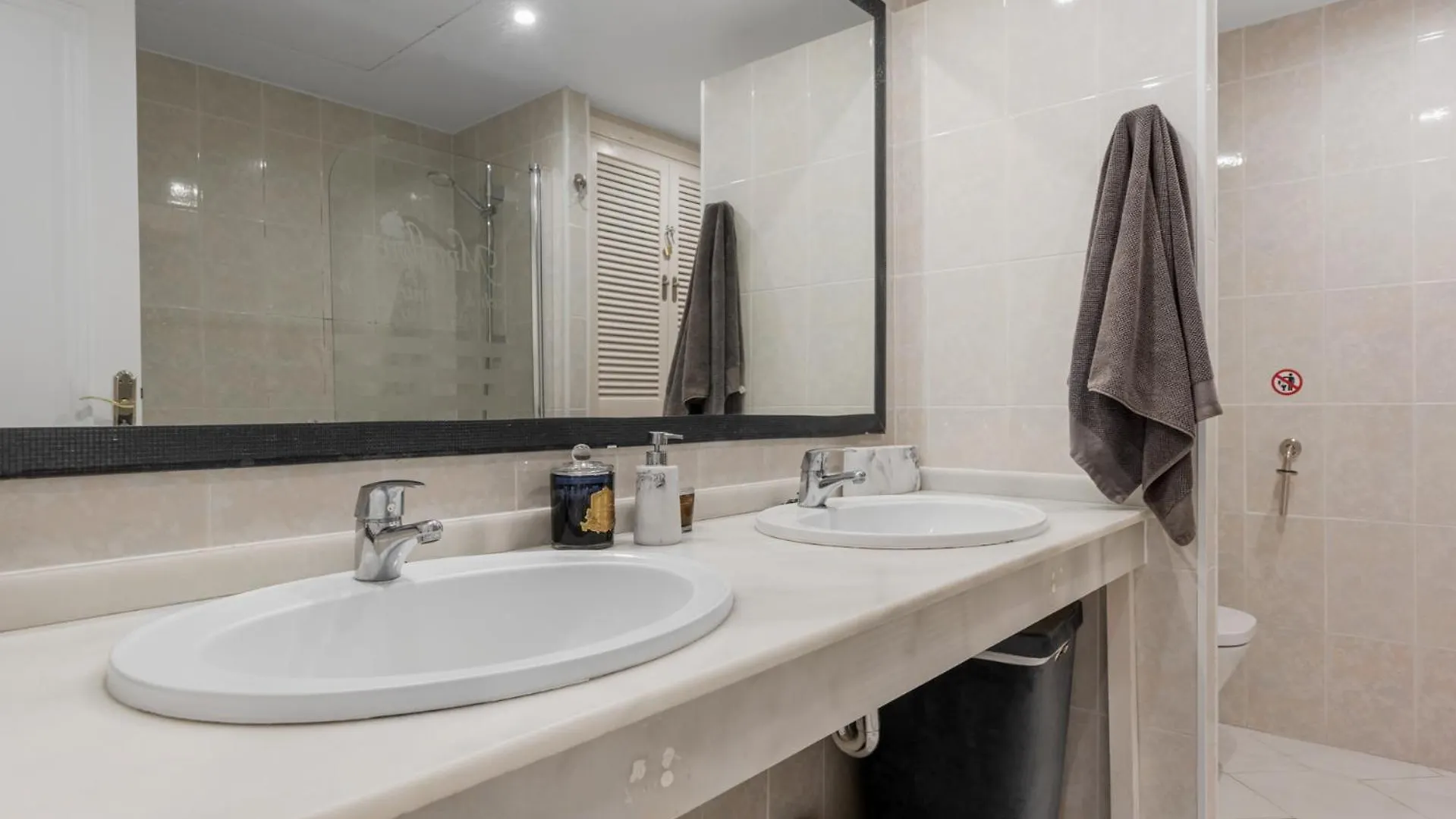 Playa Miraflores Luxury Beachfront Apartment Sitio de Calahonda