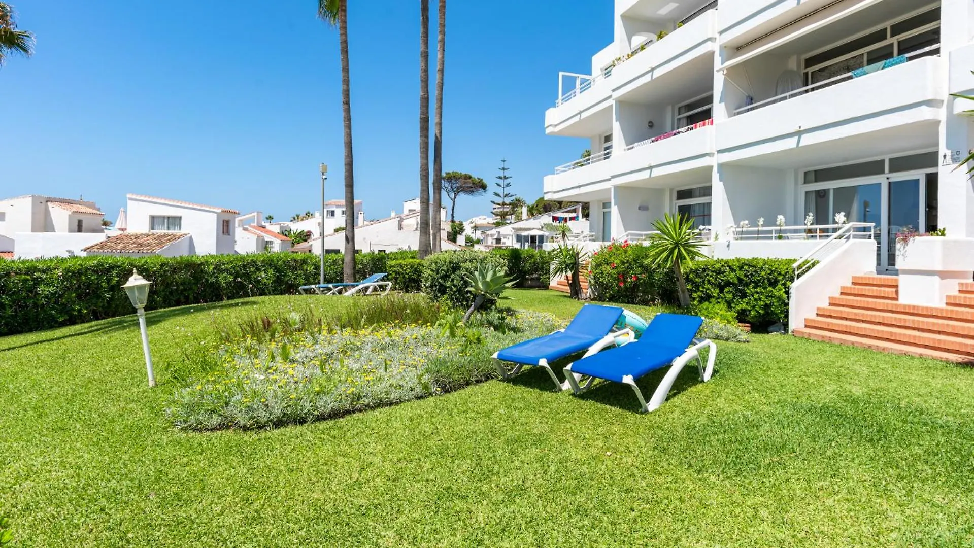 Playa Miraflores Luxury Beachfront Apartment Sitio de Calahonda