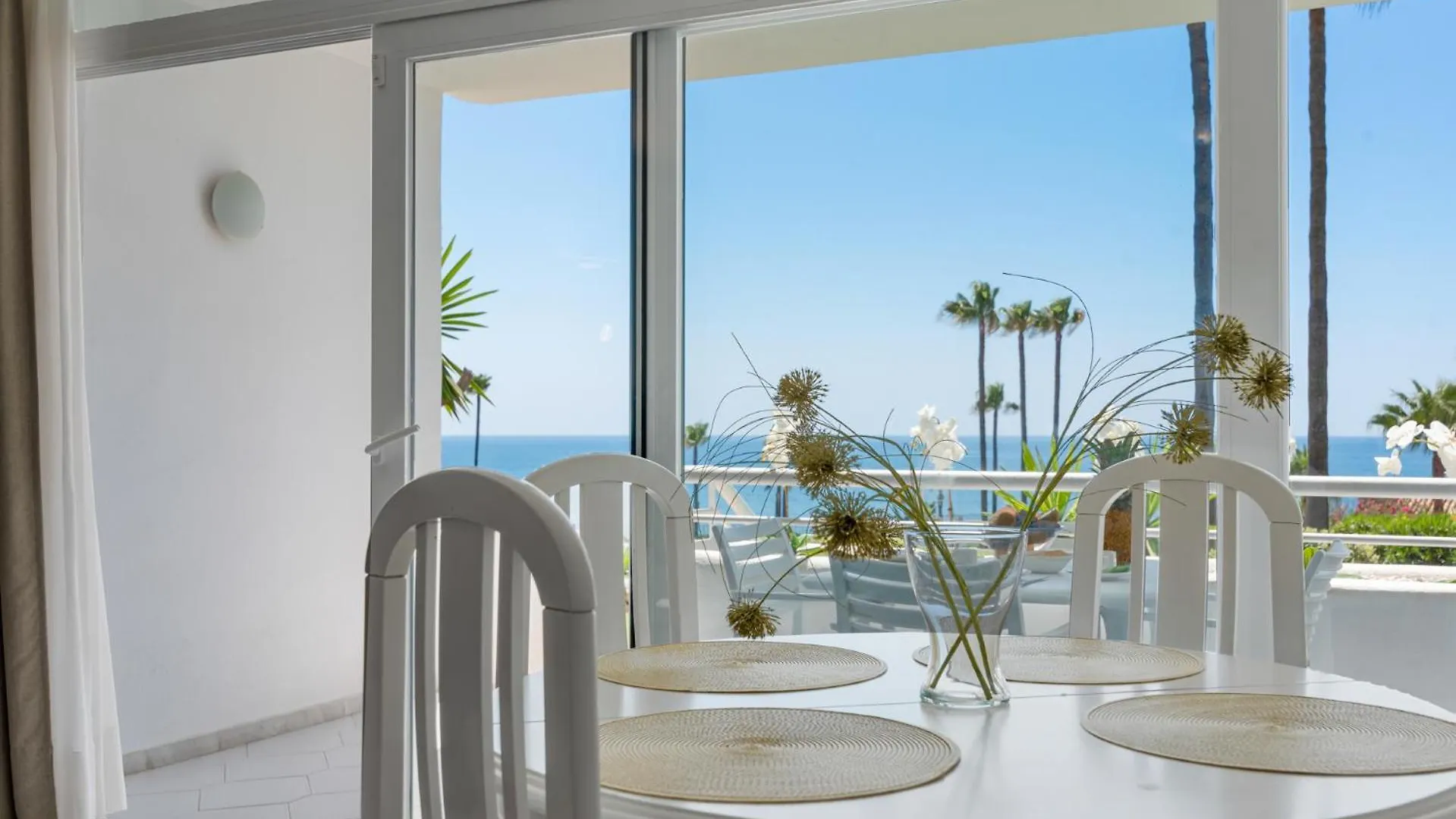 Playa Miraflores Luxury Beachfront Apartment Sitio de Calahonda 0*,  Spanien