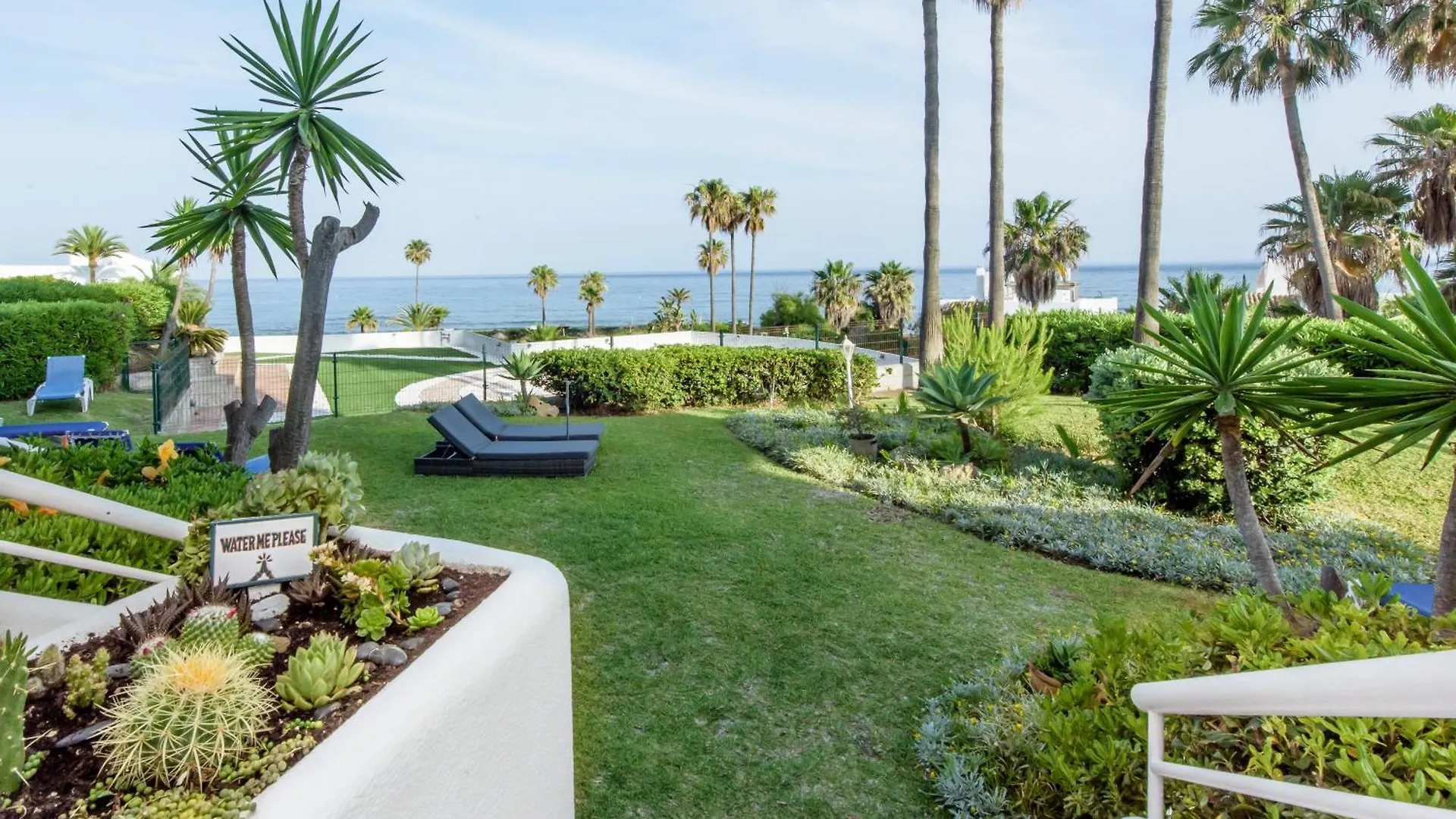 Playa Miraflores Luxury Beachfront Apartment Sitio de Calahonda