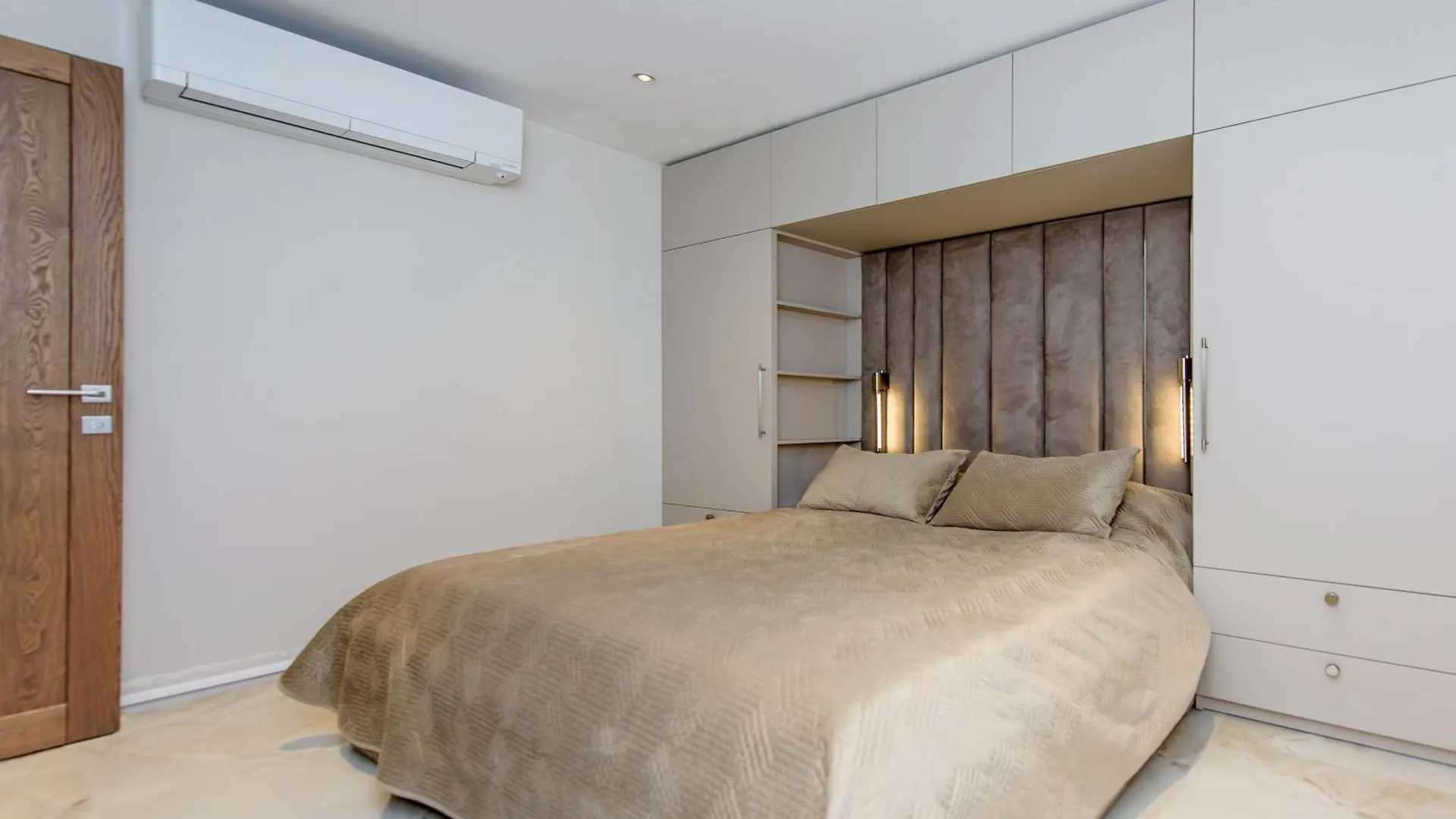 Playa Miraflores Luxury Beachfront Apartment Sitio de Calahonda Spanien