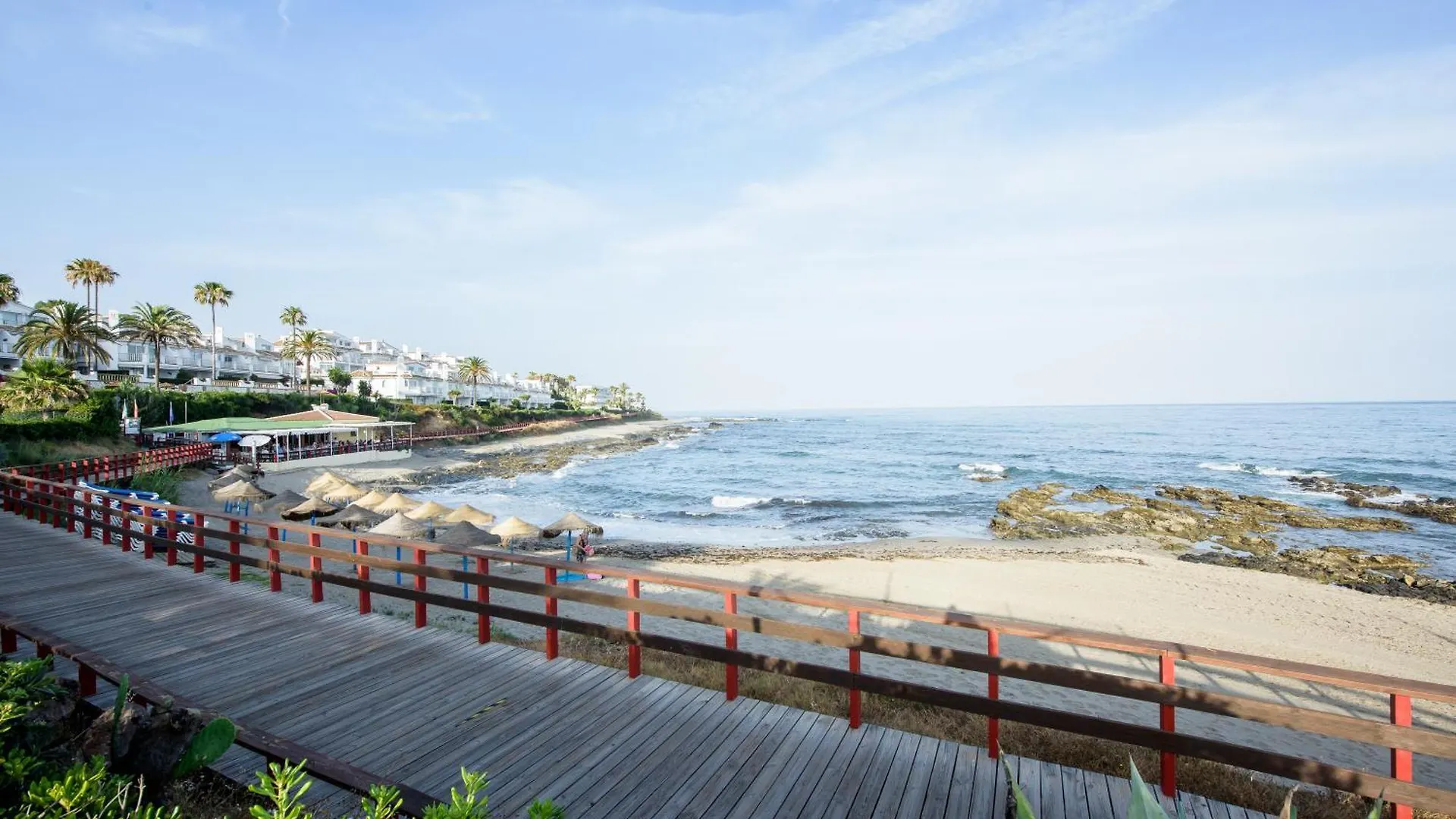 Playa Miraflores Luxury Beachfront Apartment Sitio de Calahonda