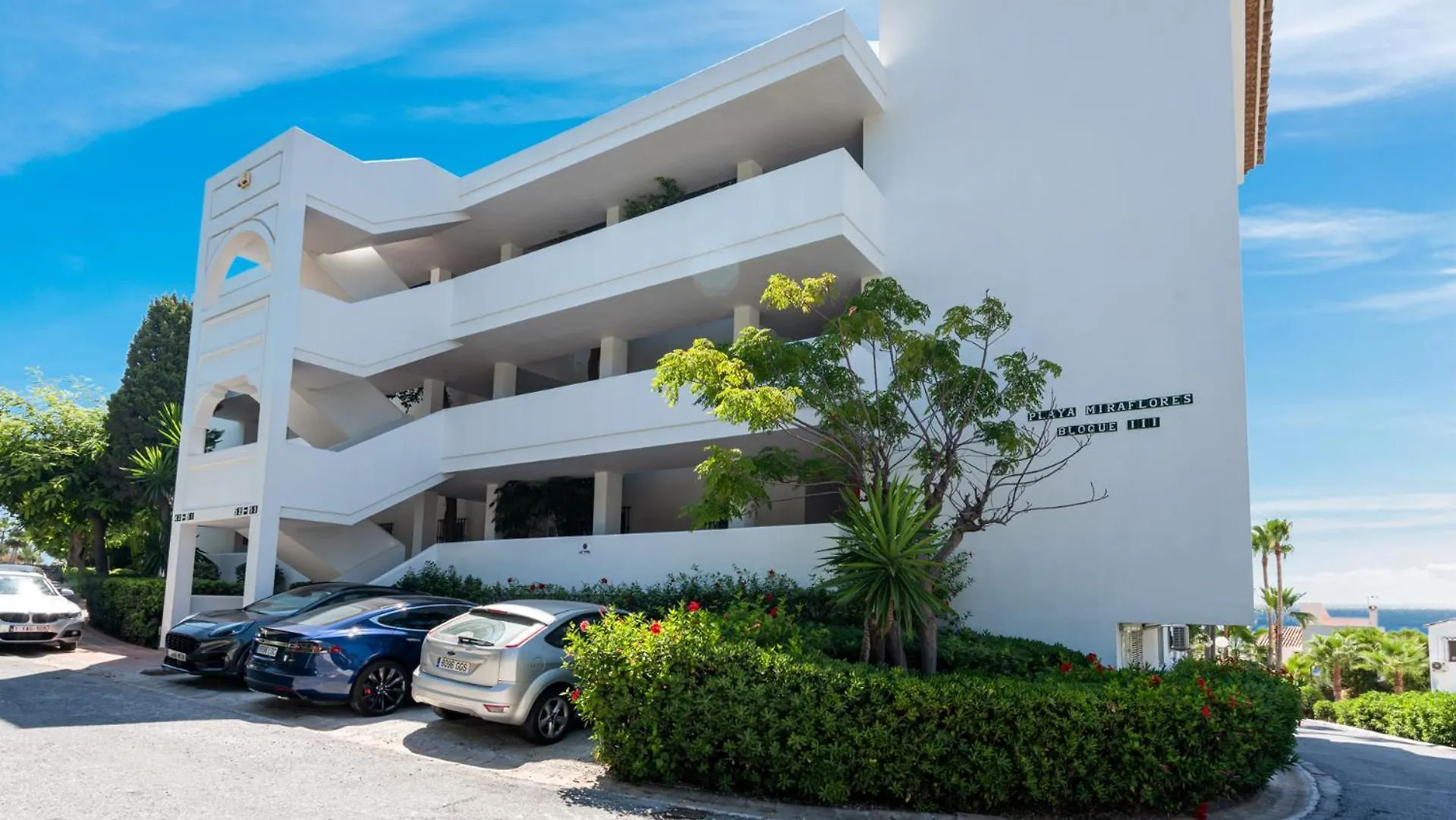 Playa Miraflores Luxury Beachfront Apartment Sitio de Calahonda
