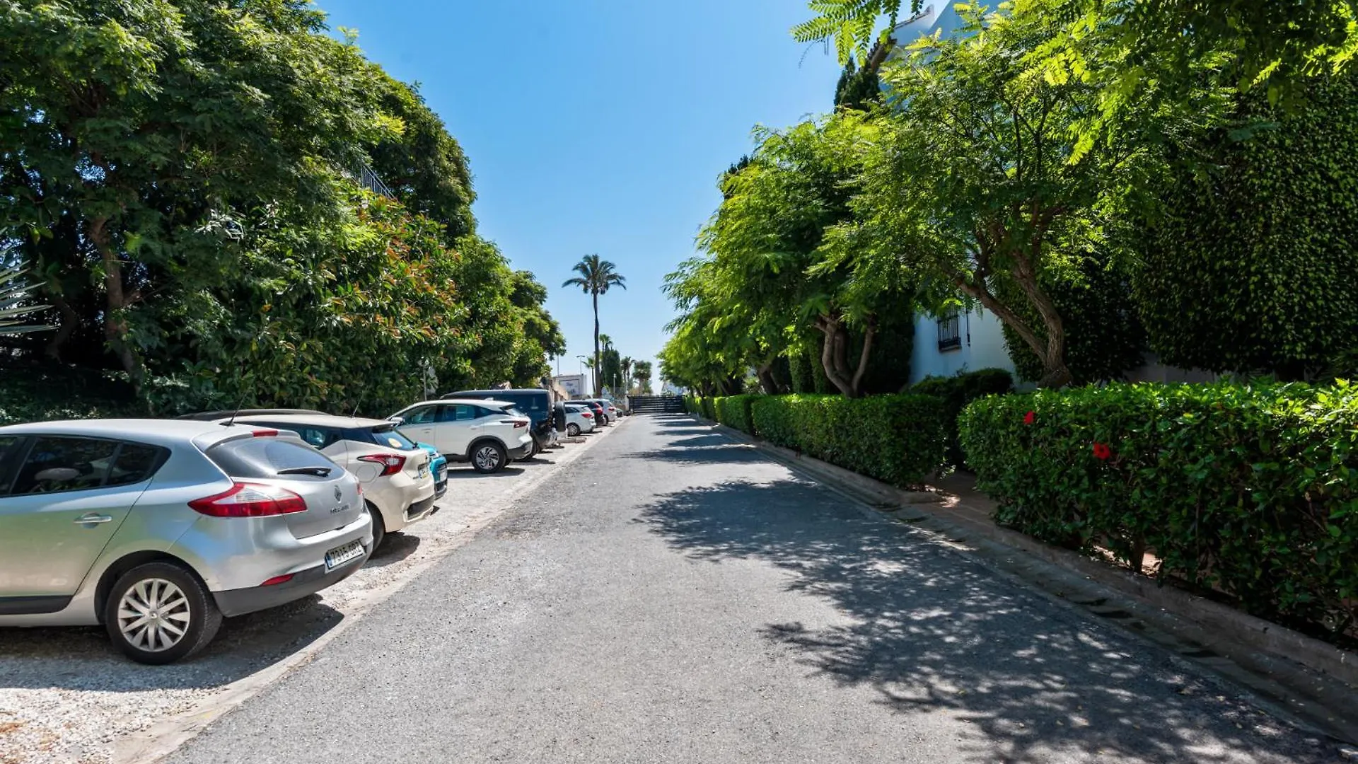 Playa Miraflores Luxury Beachfront Apartment Sitio de Calahonda