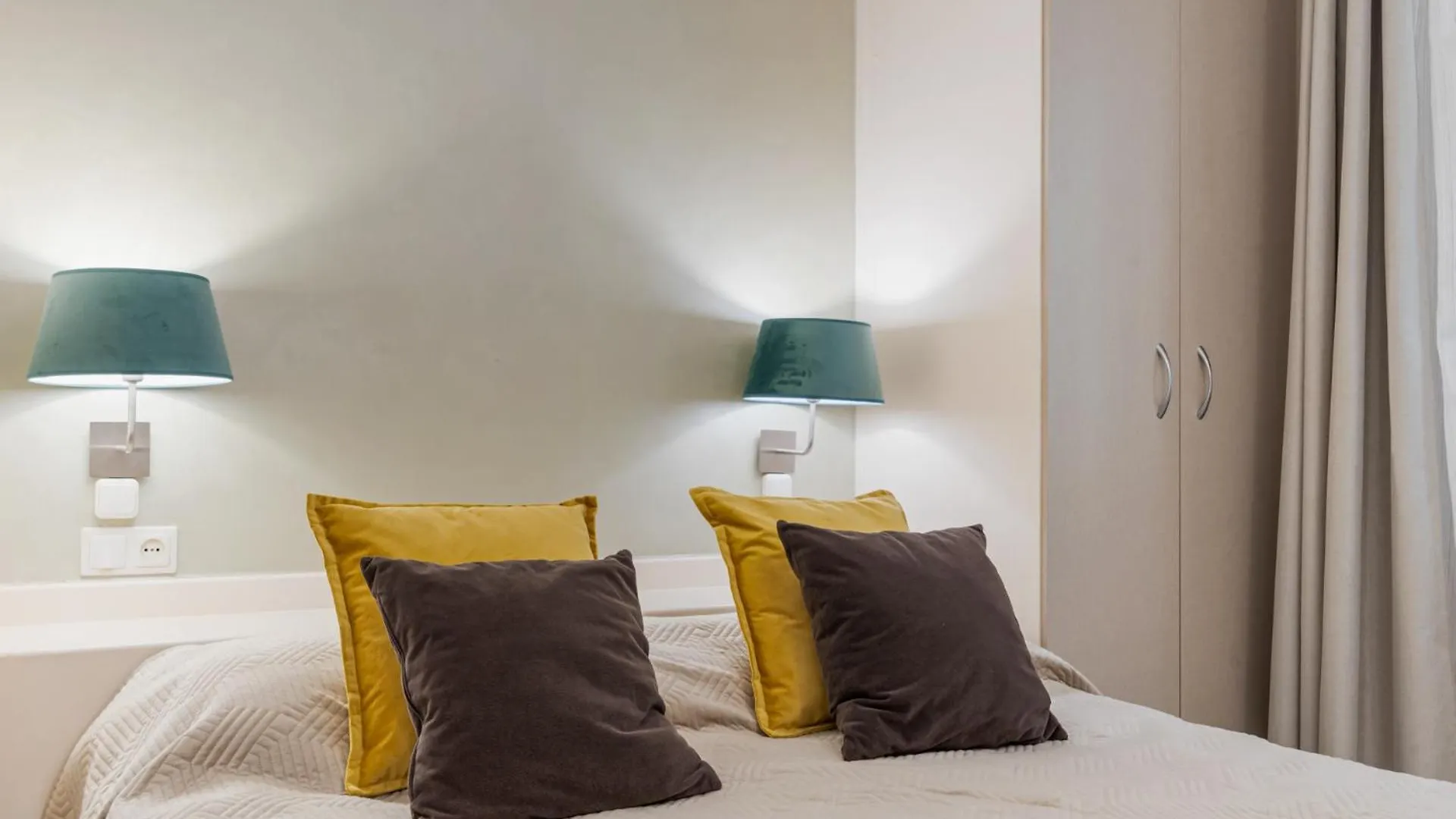 Playa Miraflores Luxury Beachfront Apartment Sitio de Calahonda Spain