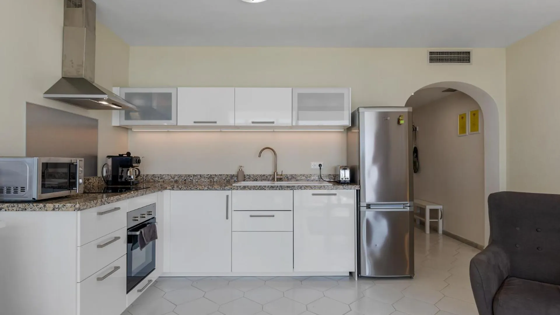 Playa Miraflores Luxury Beachfront Apartment Sitio de Calahonda