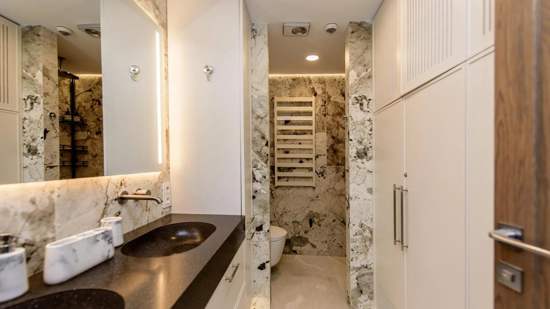 Playa Miraflores Luxury Beachfront Apartment Sitio de Calahonda