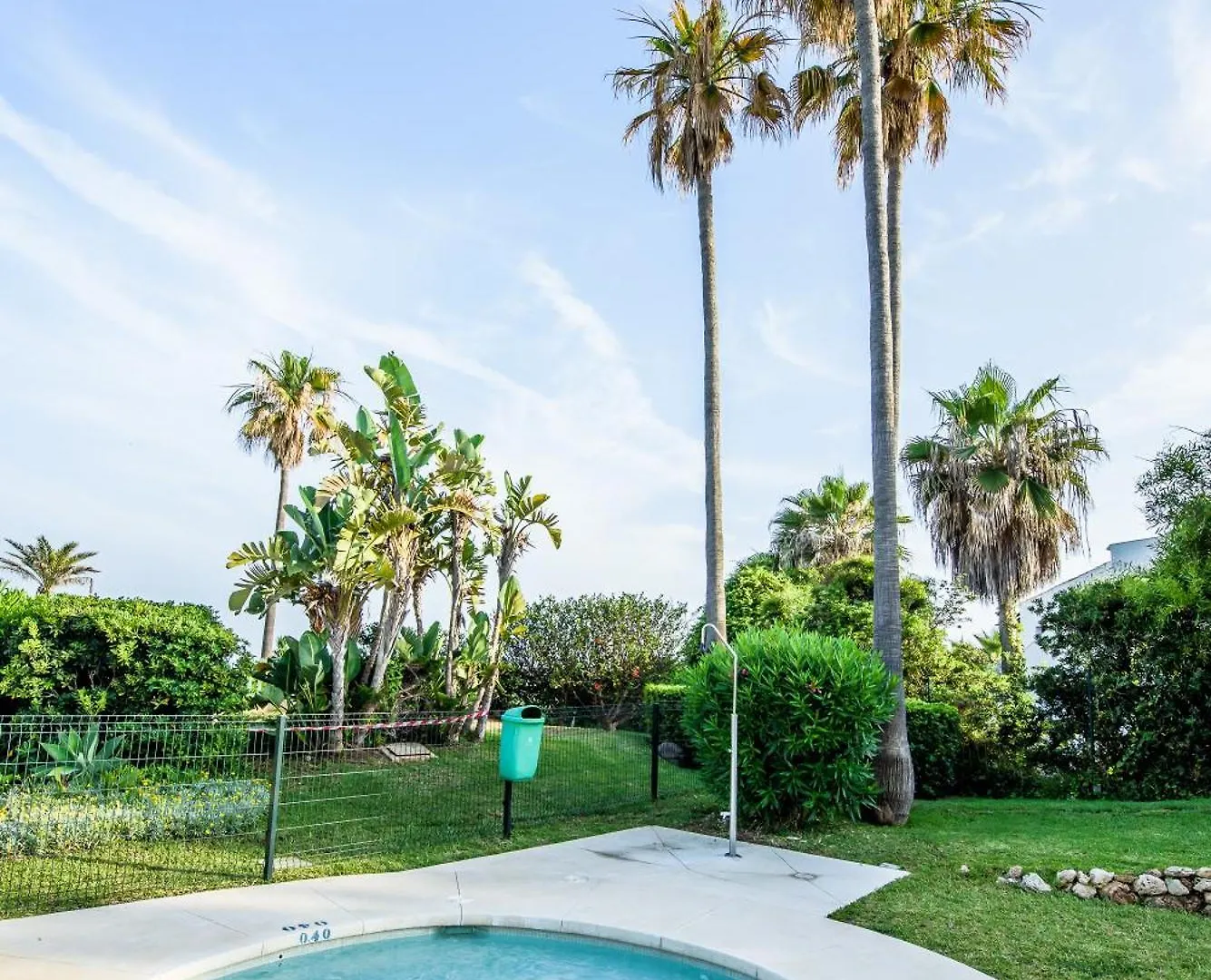 Playa Miraflores Luxury Beachfront Apartment Sitio de Calahonda